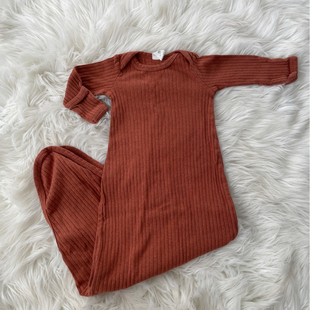 Kate Quinn Rust Ribbed knotted gown